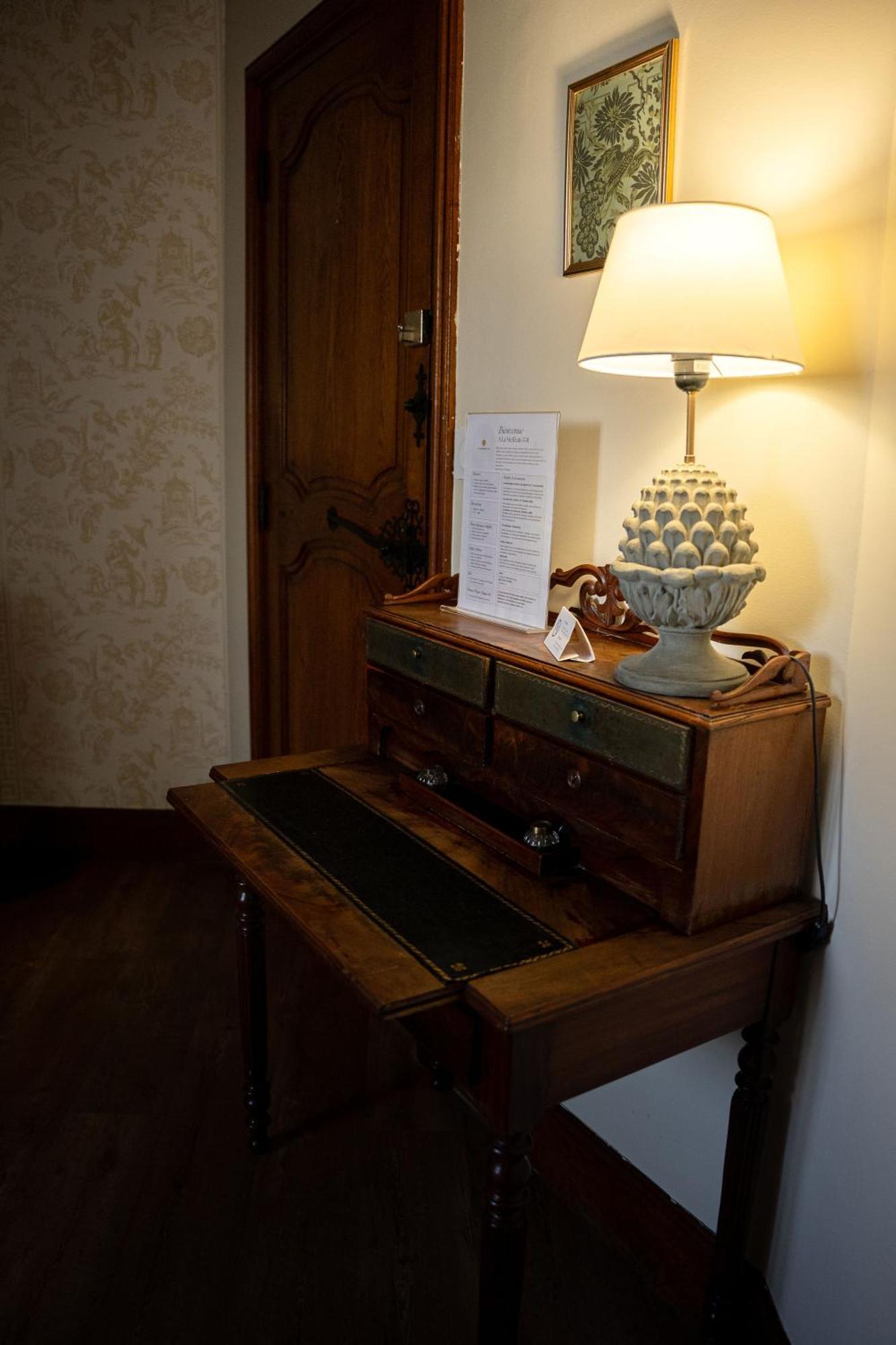 La Meffrais 1741 Manoir D'Hotes Aux Portes De Dinan Zimmer foto